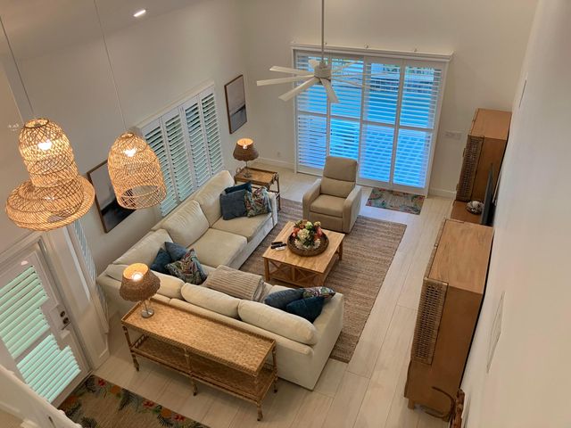 333 Pelican Way, Delray Beach, FL 33483