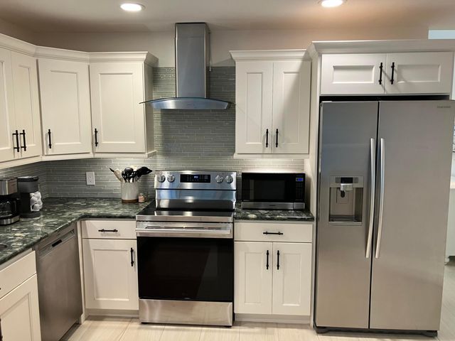 333 Pelican Way, Delray Beach, FL 33483