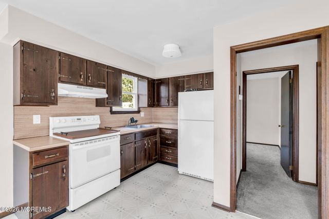 408 Ensign Avenue, Beachwood, NJ 08722