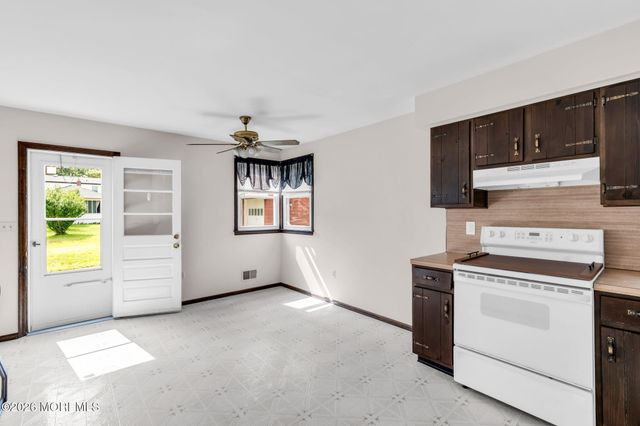 408 Ensign Avenue, Beachwood, NJ 08722