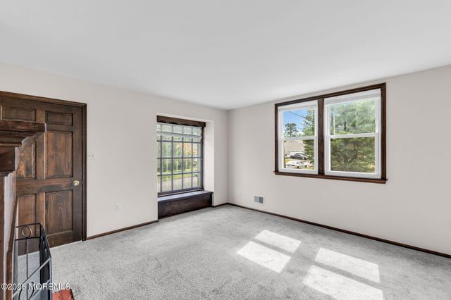 408 Ensign Avenue, Beachwood, NJ 08722