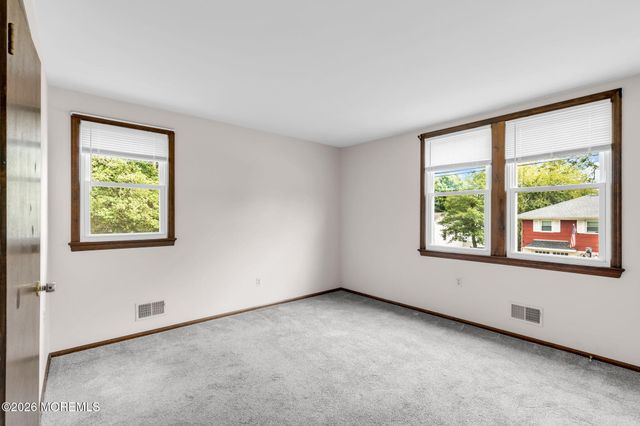 408 Ensign Avenue, Beachwood, NJ 08722
