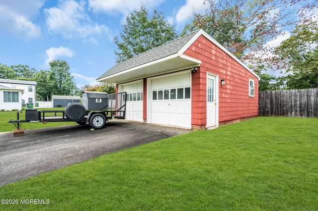 408 Ensign Avenue, Beachwood, NJ 08722