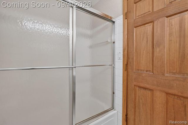 1352 Catherines Way, Howell, MI 48843