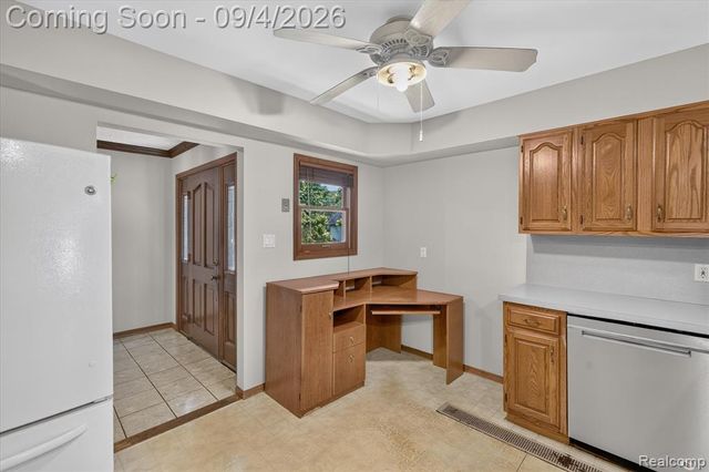 1352 Catherines Way, Howell, MI 48843