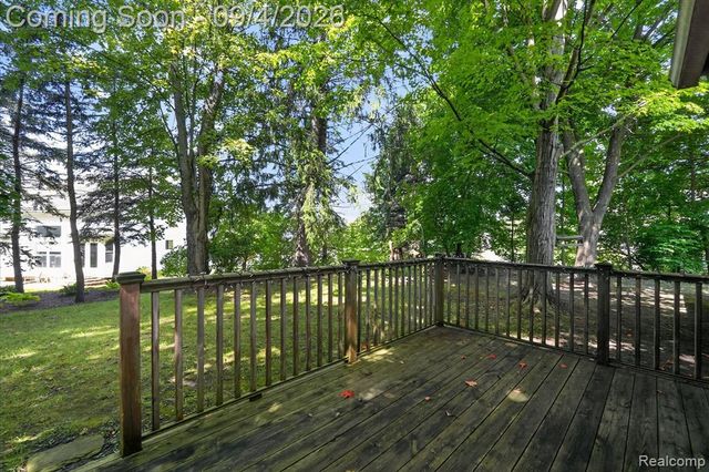 1352 Catherines Way, Howell, MI 48843