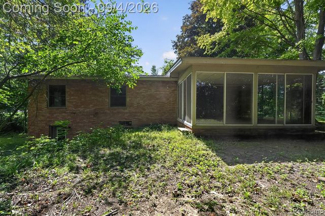 1352 Catherines Way, Howell, MI 48843