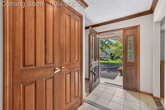 1352 Catherines Way, Howell, MI 48843