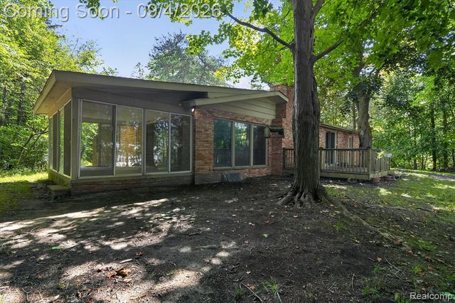 1352 Catherines Way, Howell, MI 48843