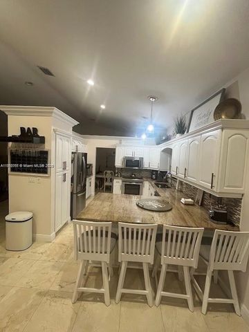 19720 SW 79th Ct, Cutler Bay, FL 33189