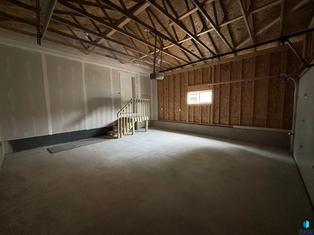 1303 N Garfield Ave Avenue, Sioux Falls, SD 57104