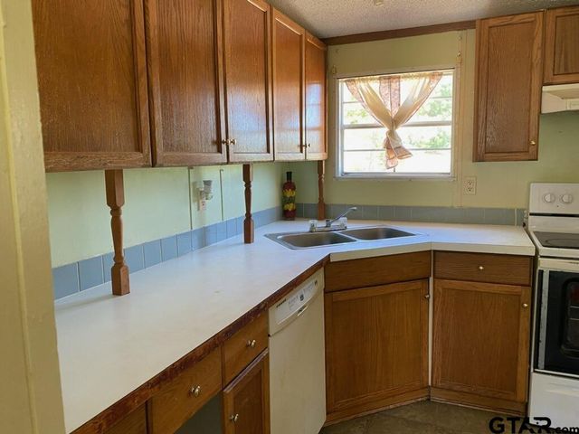 13701 N US Hwy 79, Palestine, TX 75801