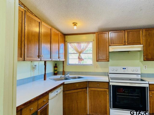 13701 N US Hwy 79, Palestine, TX 75801