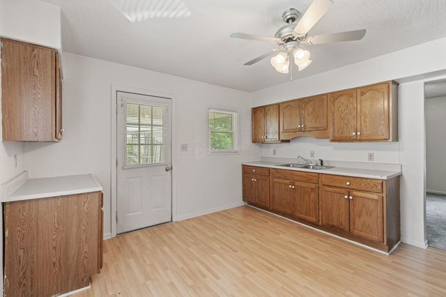 221 S Baker Avenue, Lancaster, OH 43130