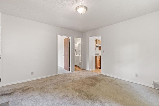 221 S Baker Avenue, Lancaster, OH 43130