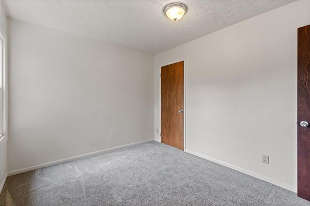 221 S Baker Avenue, Lancaster, OH 43130