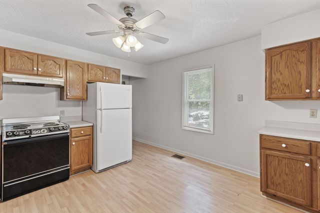221 S Baker Avenue, Lancaster, OH 43130