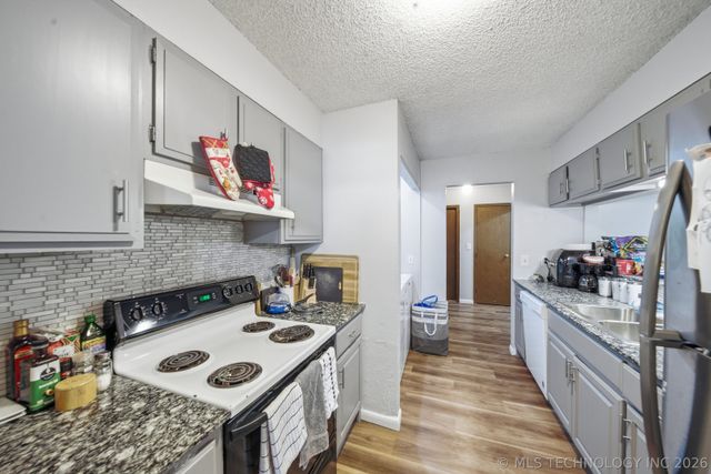 2416 92nd East Avenue, Tulsa, OK 74129