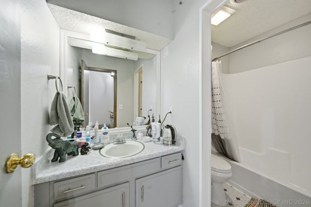 2416 92nd East Avenue, Tulsa, OK 74129