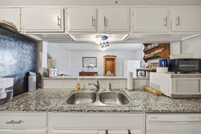 2416 92nd East Avenue, Tulsa, OK 74129