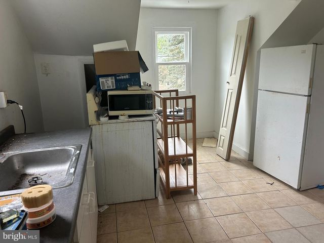 145 GLOUCESTER AVE, Lawnside, NJ 08045