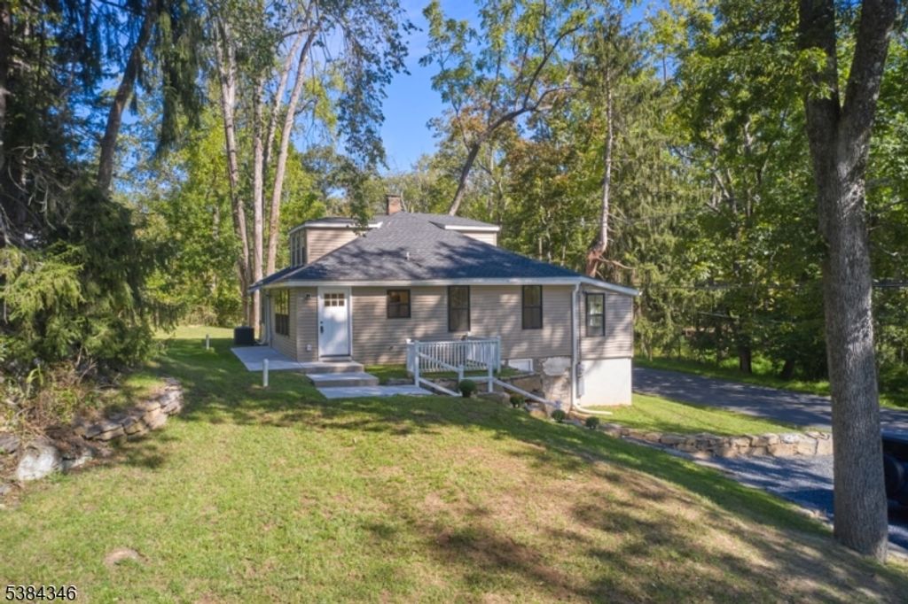532 Hollow Rd, Montgomery Twp., NJ 08558