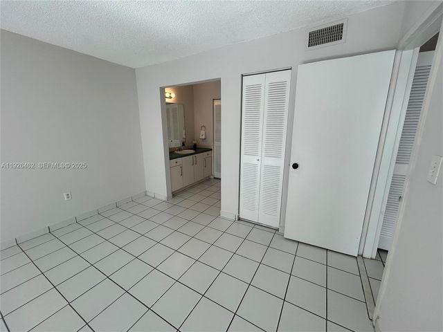 1250 NE 125th St 208C, North Miami, FL 33161