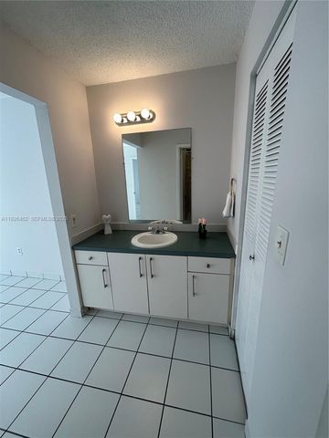 1250 NE 125th St 208C, North Miami, FL 33161