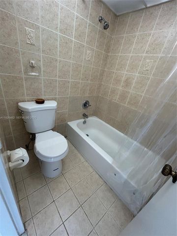 1250 NE 125th St 208C, North Miami, FL 33161