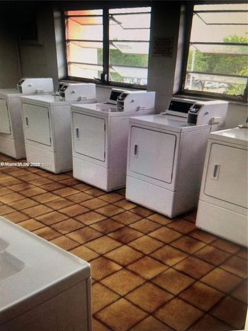 1250 NE 125th St 208C, North Miami, FL 33161