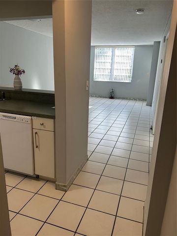 1250 NE 125th St 208C, North Miami, FL 33161