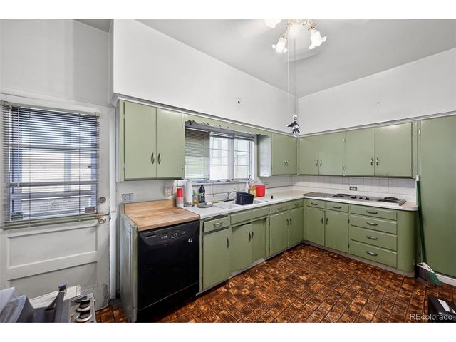 107 S 4th Ave, Brighton, CO 80601