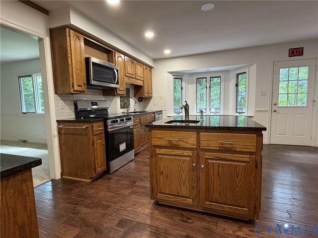 4603 Edenton Pl, Chester, VA 23831