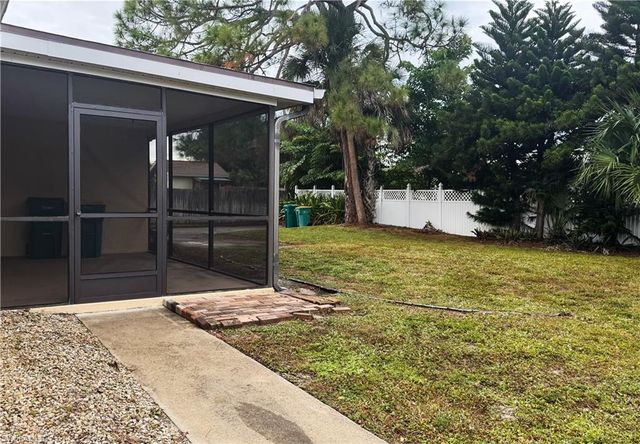 757 95th AVE N, Naples, FL 34108