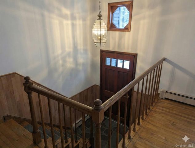 7 Brookland Farms Road, Poughkeepsie, NY 12601