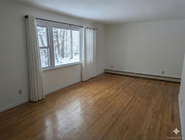 7 Brookland Farms Road, Poughkeepsie, NY 12601