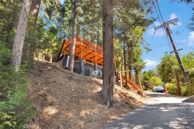 739 Lake Drive, Lake Arrowhead, CA 92385