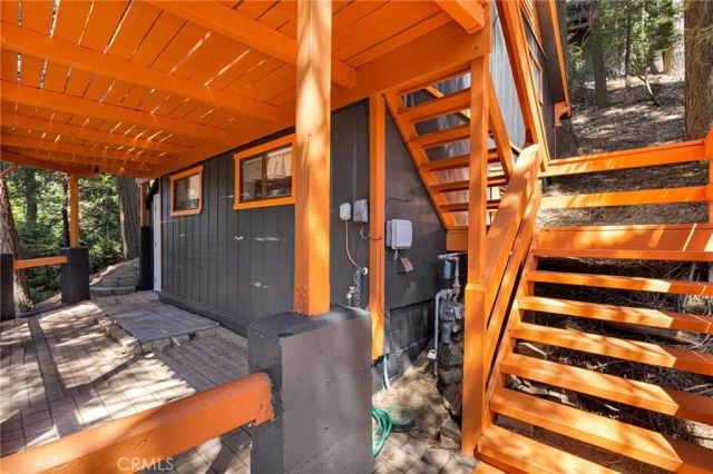739 Lake Drive, Lake Arrowhead, CA 92385