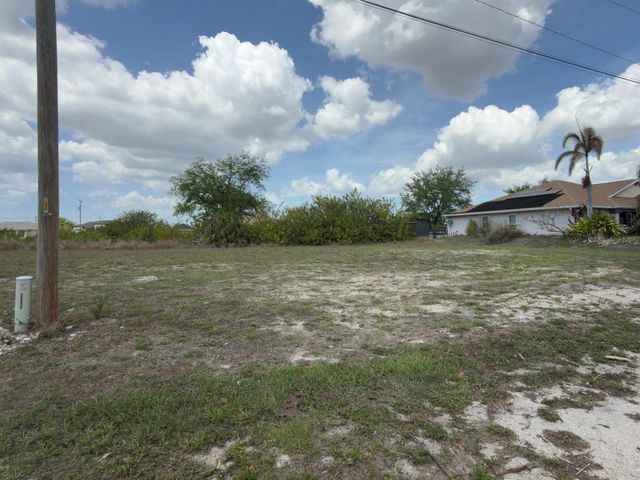 2206 NE 1ST PLACE, Cape Coral, FL 33909