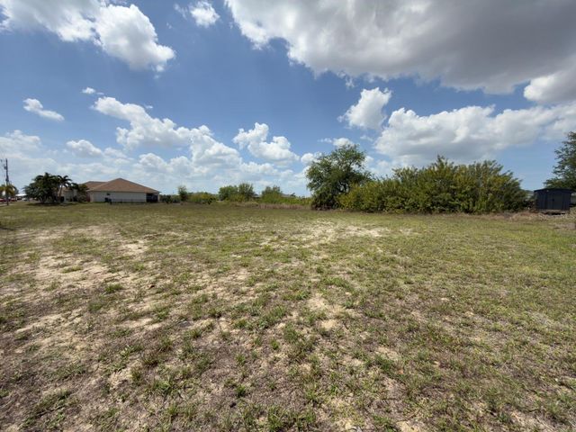 2206 NE 1ST PLACE, Cape Coral, FL 33909