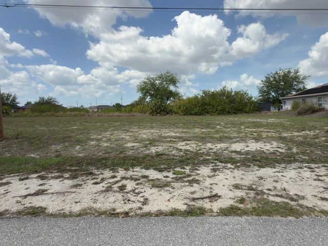 2206 NE 1ST PLACE, Cape Coral, FL 33909