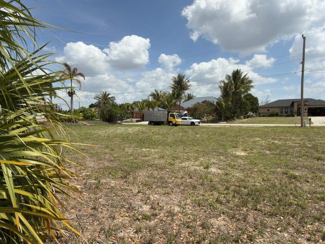 2206 NE 1ST PLACE, Cape Coral, FL 33909