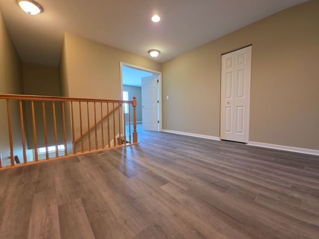 207 Springbrook Trail S, Oswego, IL 60543