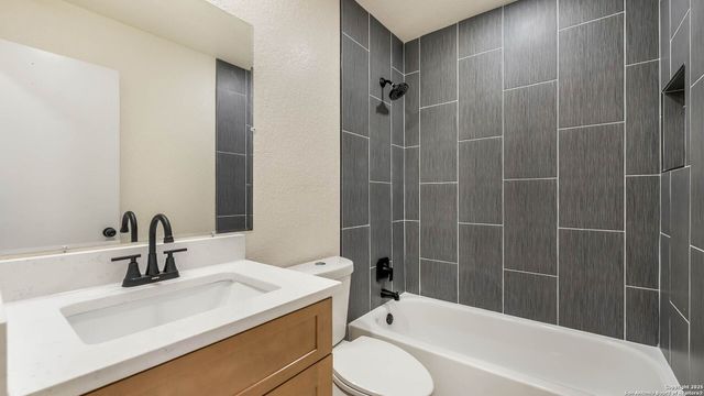 6335 Marrogot Run, San Antonio, TX 78233