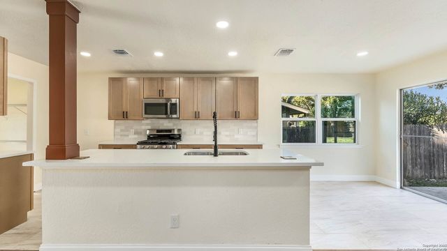 6335 Marrogot Run, San Antonio, TX 78233