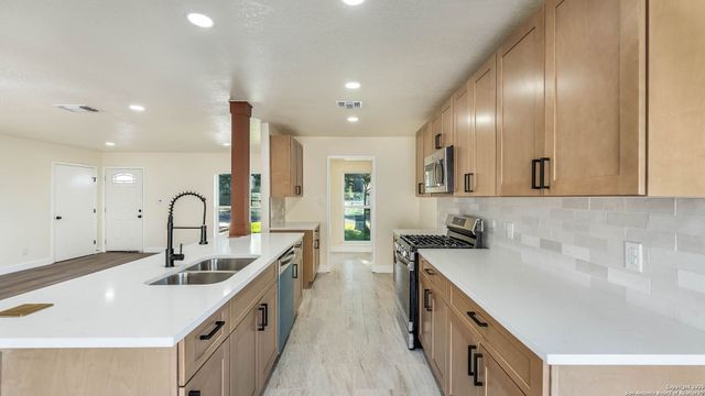 6335 Marrogot Run, San Antonio, TX 78233