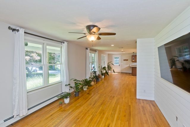 37 Cooper Rd, Northbridge, MA 01534