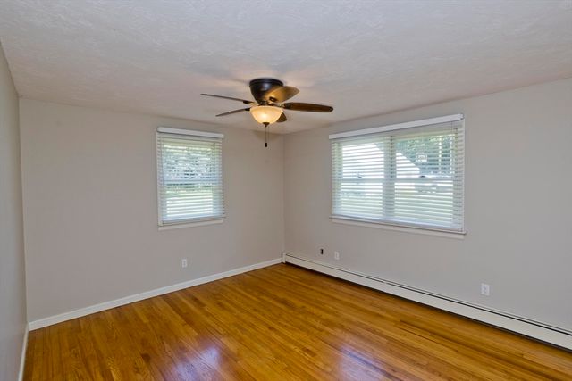 37 Cooper Rd, Northbridge, MA 01534