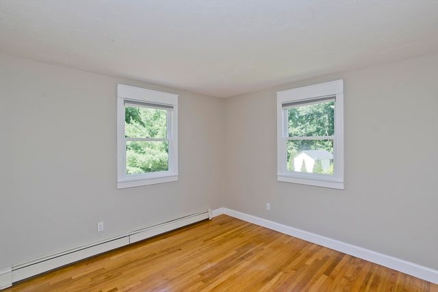 37 Cooper Rd, Northbridge, MA 01534