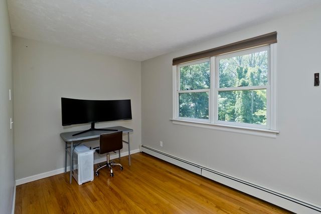 37 Cooper Rd, Northbridge, MA 01534